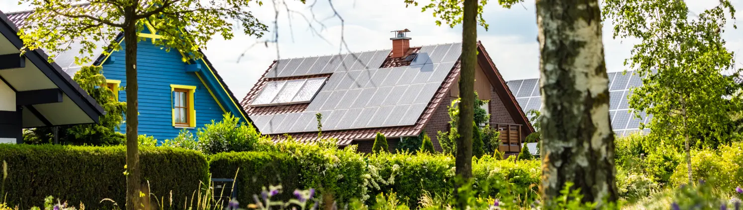 Häuser mit Photovoltaik Anlagen